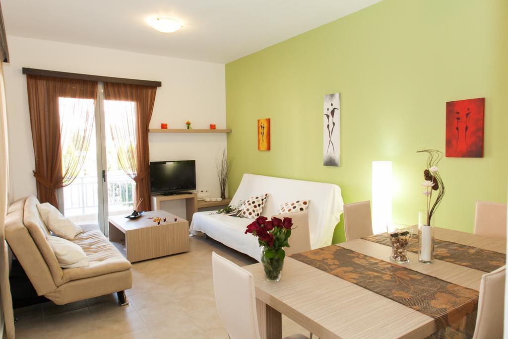 Loutra Resort Room photo