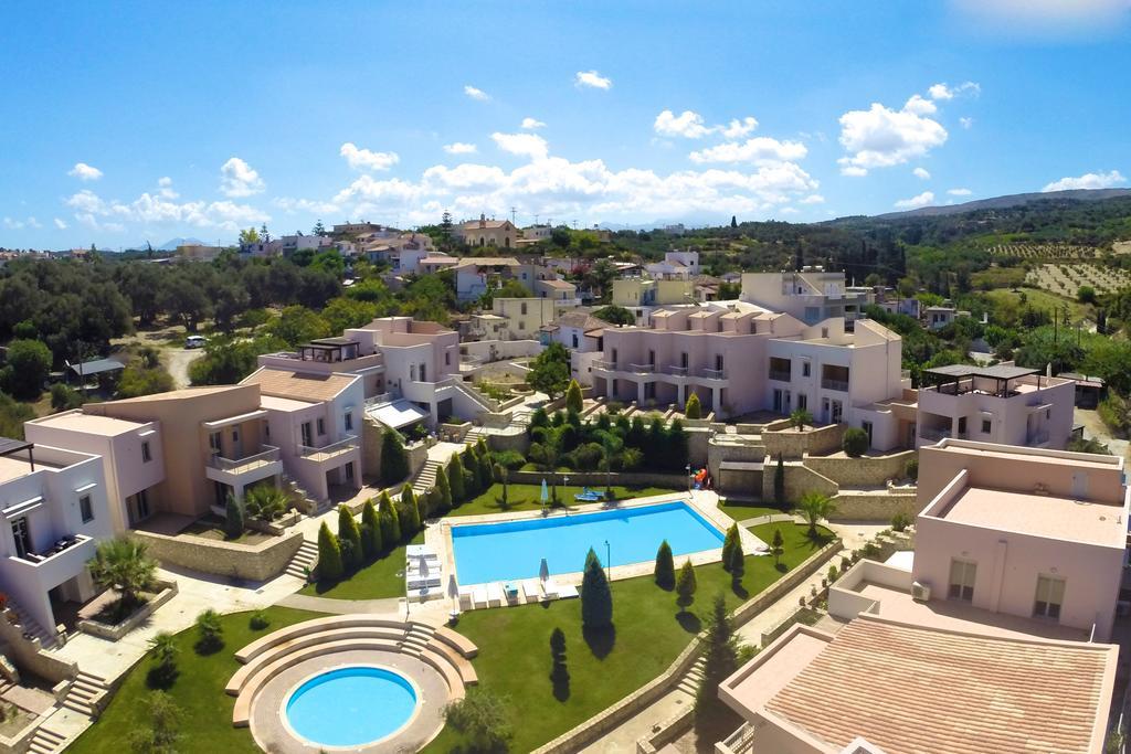 Loutra Resort Exterior photo